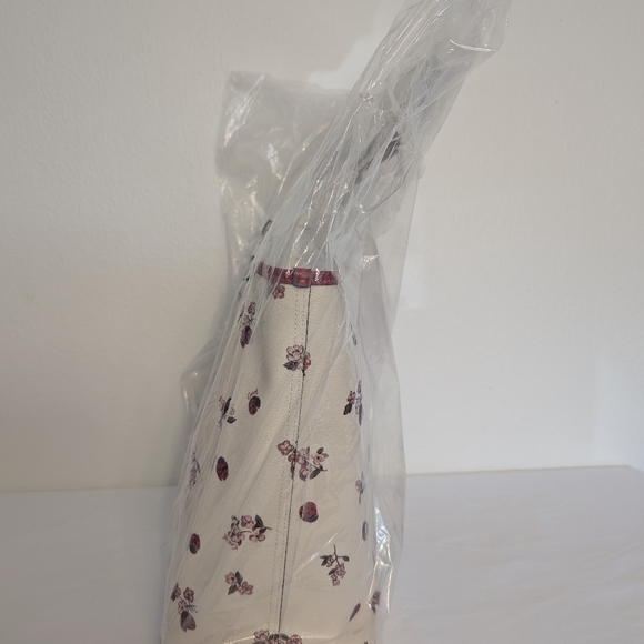 NWT coach Ladybug and flower bag on white - Picture 4 of 5